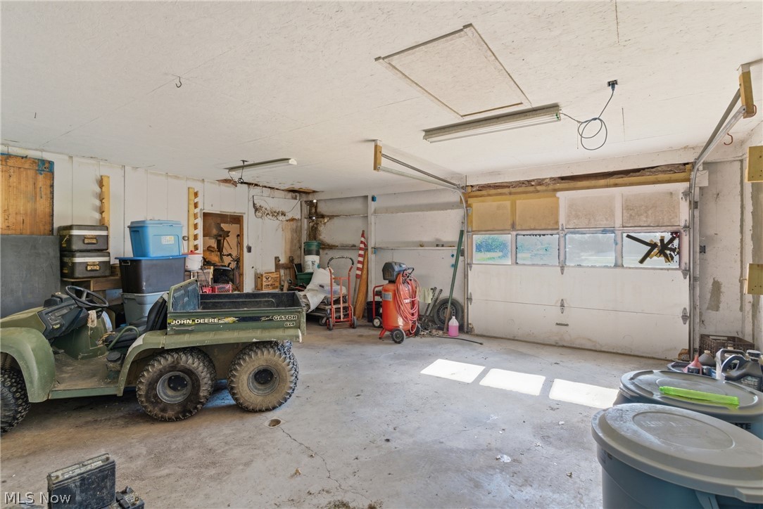 2693 Mahan Denman Road NW Bristolville OH 44402