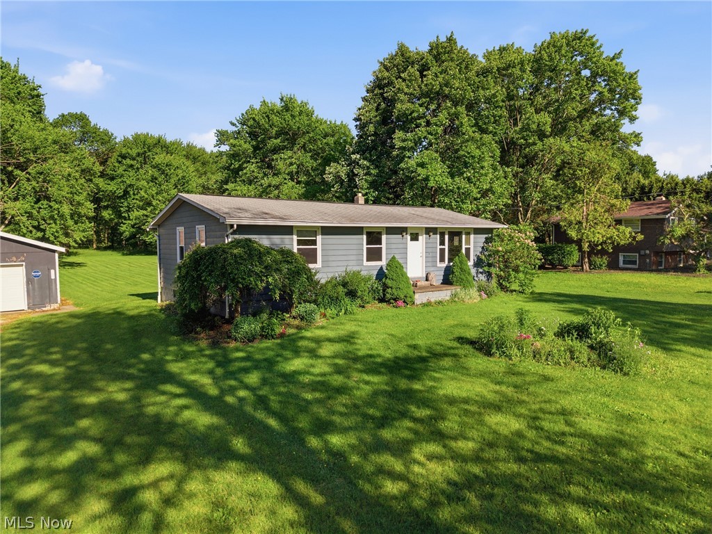 2693 Mahan Denman Road NW Bristolville OH 44402