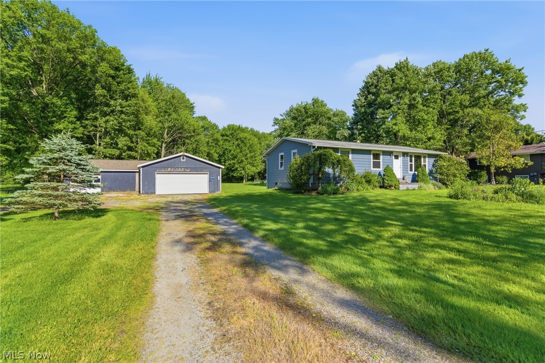 2693 Mahan Denman Road NW Bristolville OH 44402