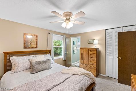1270 Goldfinch Trail Stow OH 44224