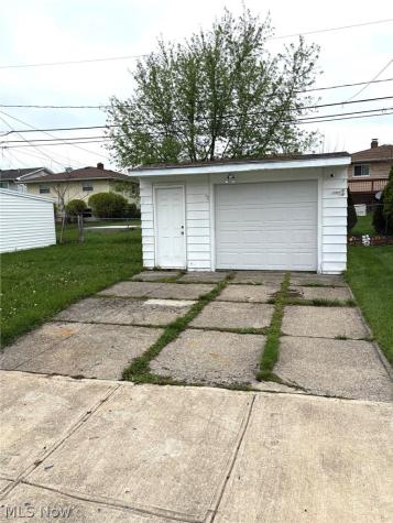 15521 Corkhill Road Maple Heights OH 44137
