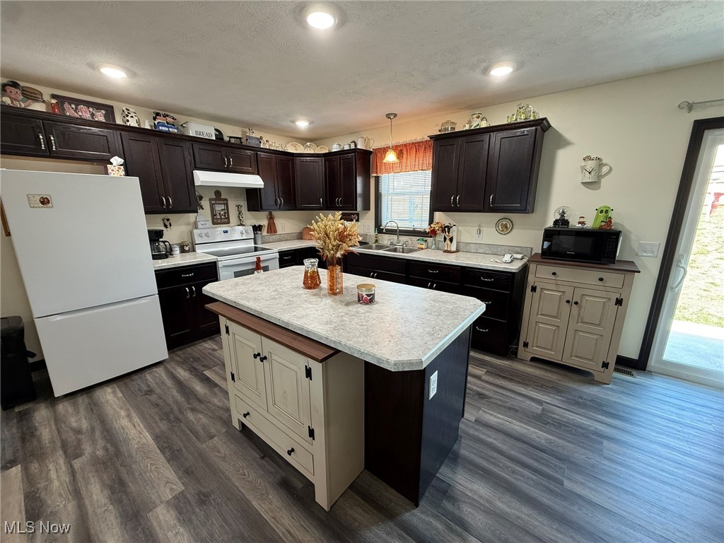 797 Glenda Street NE Bolivar OH 44612