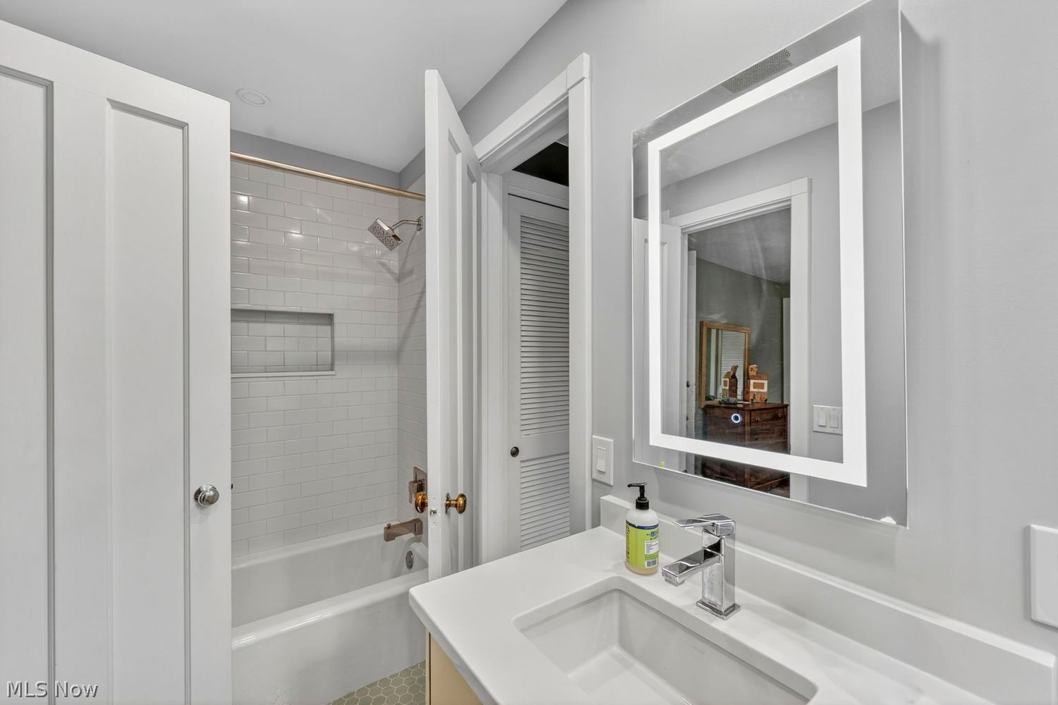 2879 Weybridge Road Shaker Heights OH 44120