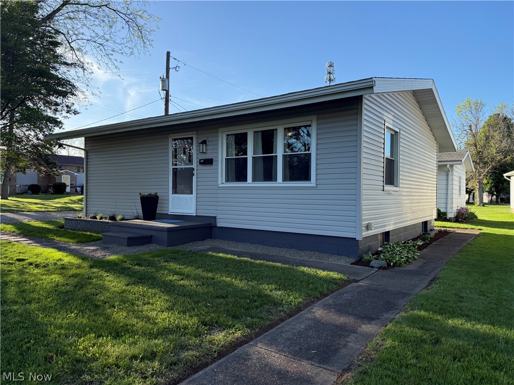 1127 Schell Avenue NW New Philadelphia OH 44663