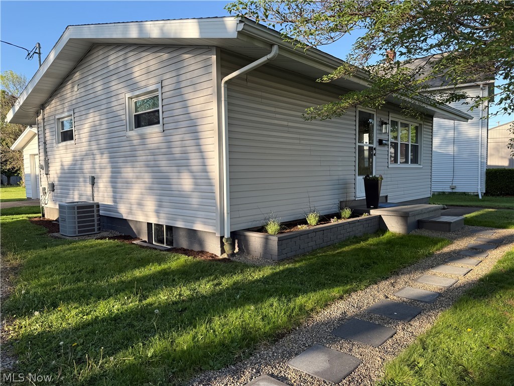 1127 Schell Avenue NW New Philadelphia OH 44663