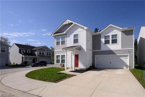 460 Auld Farm Circle Akron OH 44320
