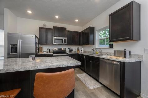 460 Auld Farm Circle Akron OH 44320