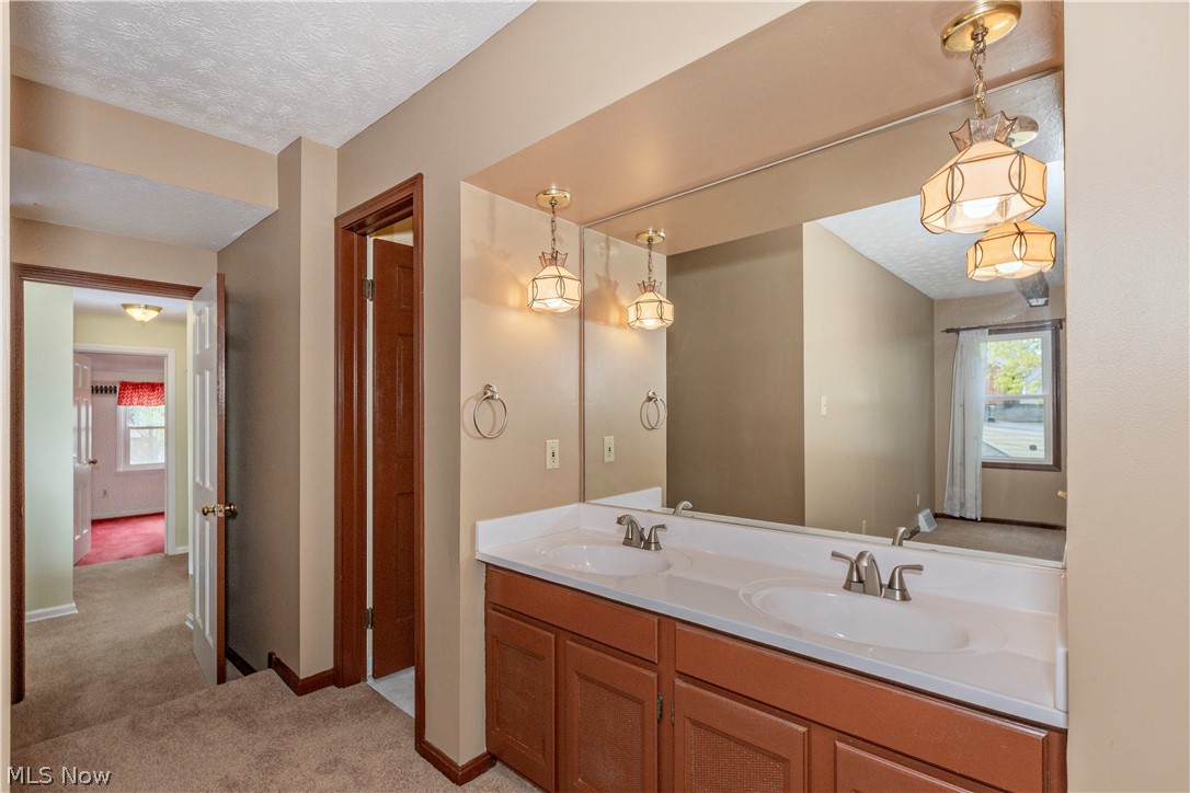 4809 Westbourne Road Lyndhurst OH 44124