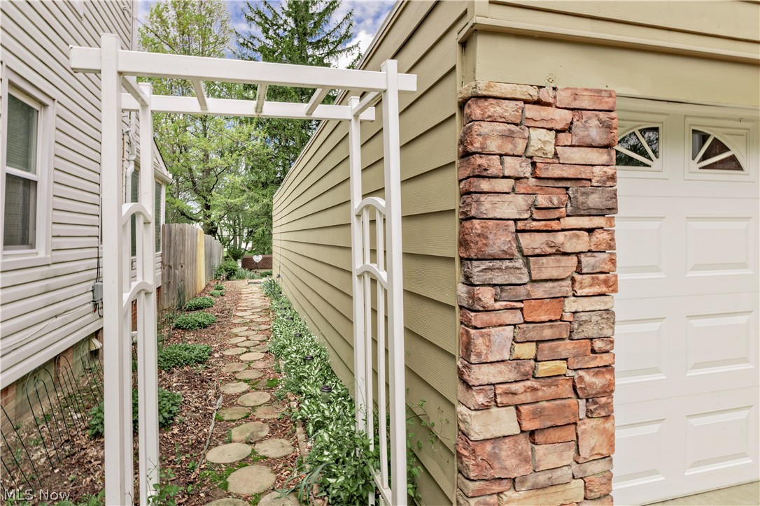 4809 Westbourne Road Lyndhurst OH 44124