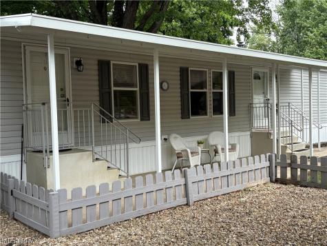 195 Spruce Lane Mentor OH 44060
