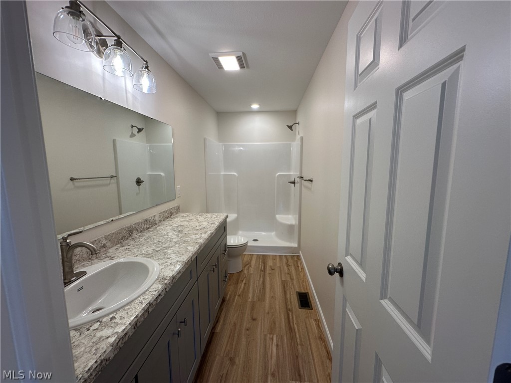 90 Center Street Struthers OH 44471