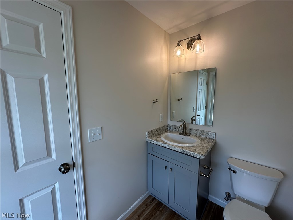 90 Center Street Struthers OH 44471