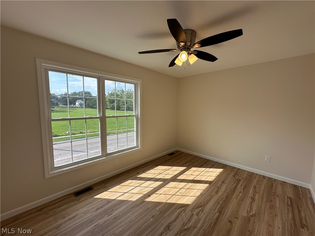 90 Center Street Struthers OH 44471