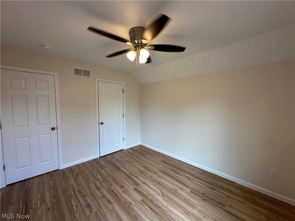 90 Center Street Struthers OH 44471