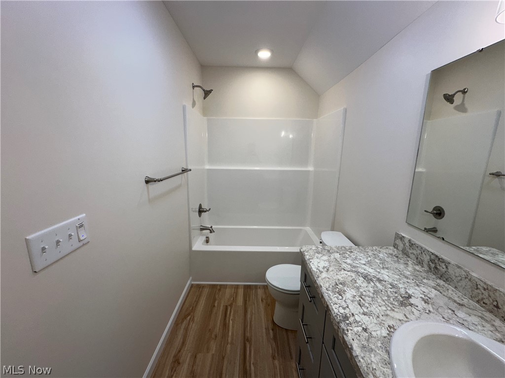 90 Center Street Struthers OH 44471