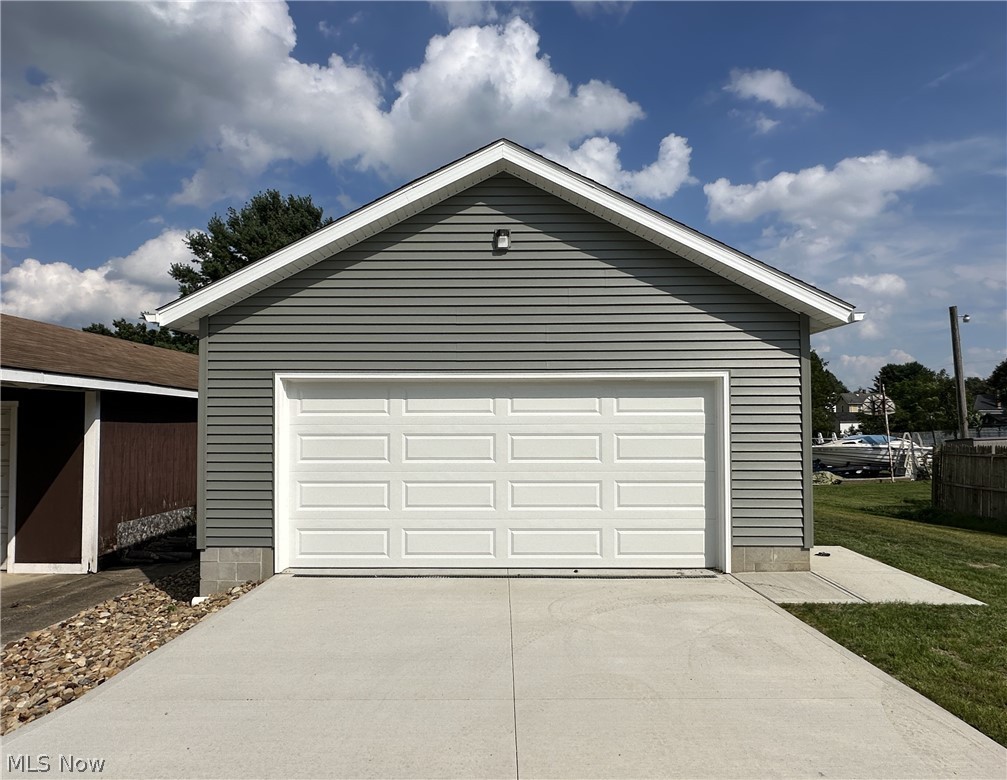 90 Center Street Struthers OH 44471
