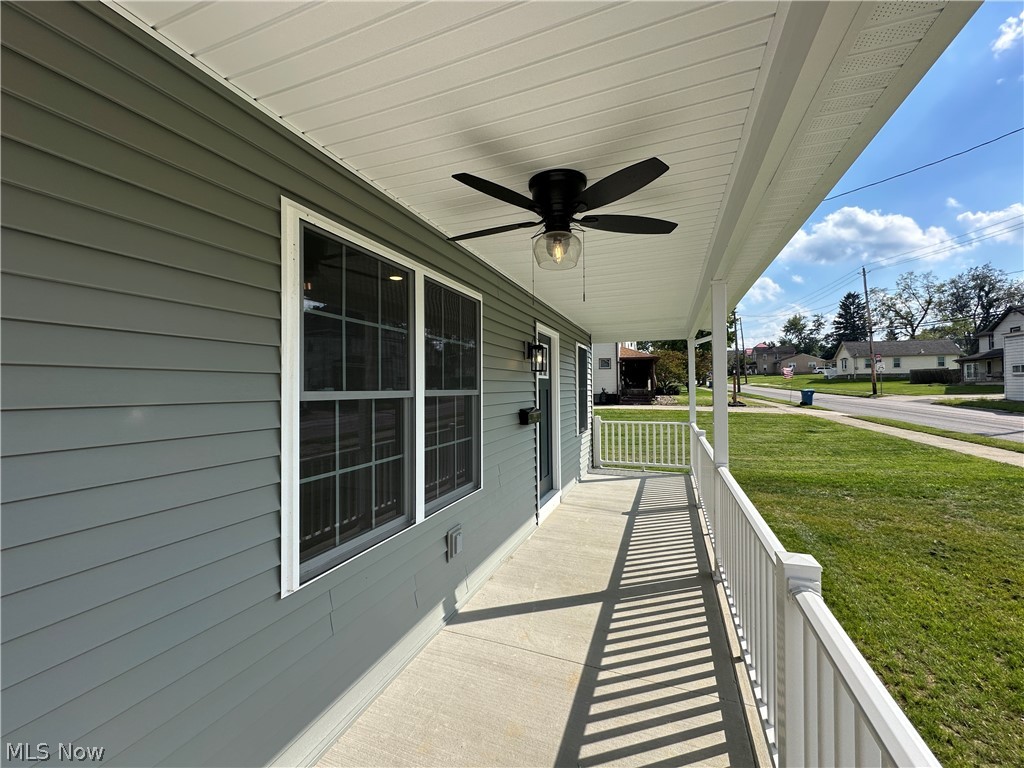 90 Center Street Struthers OH 44471