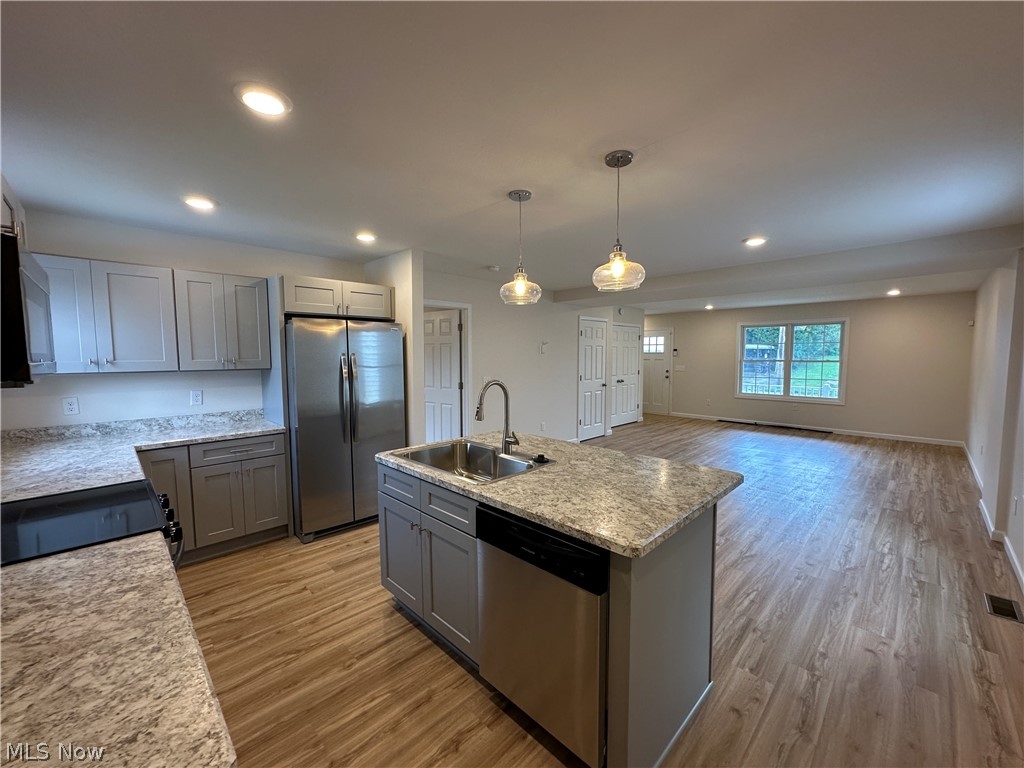 90 Center Street Struthers OH 44471