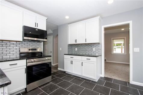 407 Oxford Avenue Akron OH 44310
