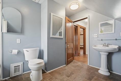 1712 E 300th Street Wickliffe OH 44092