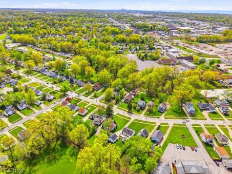 1712 E 300th Street Wickliffe OH 44092