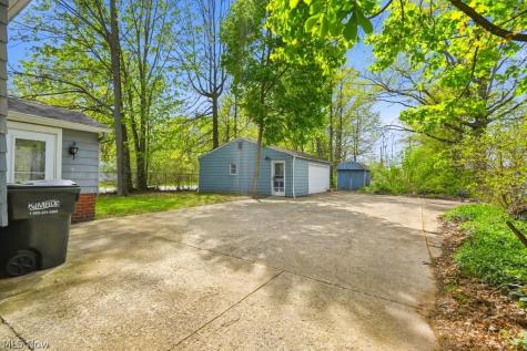 1712 E 300th Street Wickliffe OH 44092
