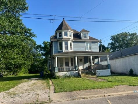 521 23 Street Lorain OH 44052