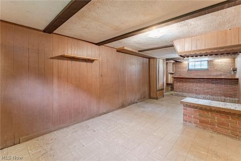 598 Morningview Avenue Akron OH 44305