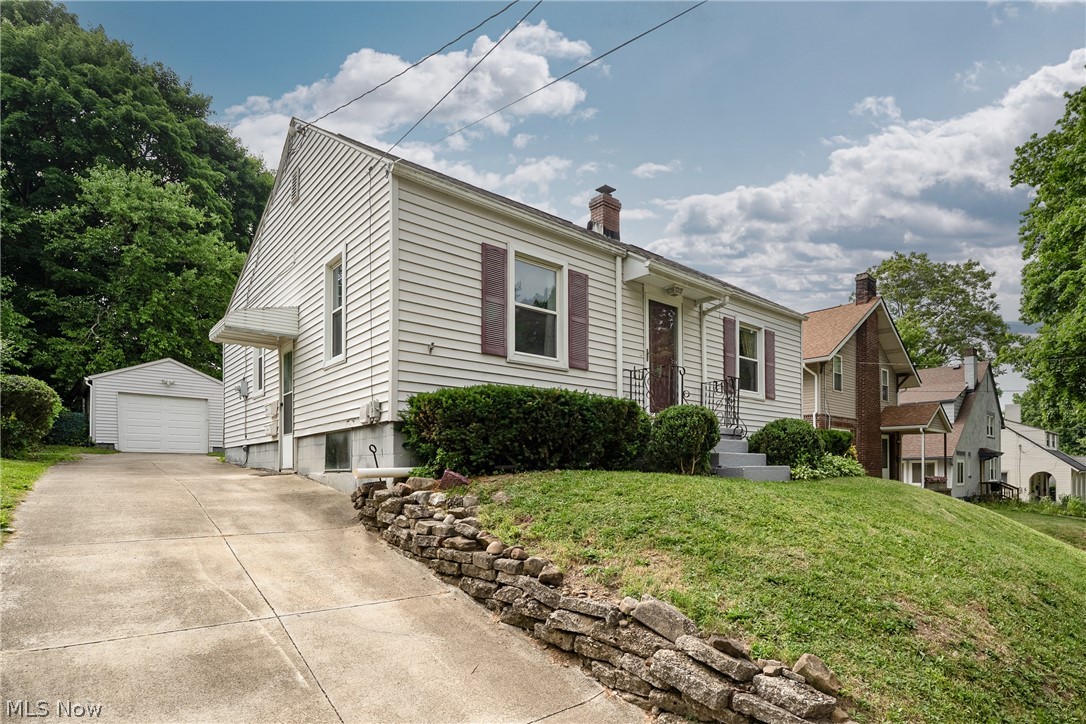 598 Morningview Avenue Akron OH 44305