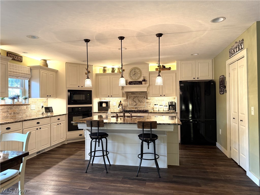 8533 Girdle Road Middlefield OH 44062