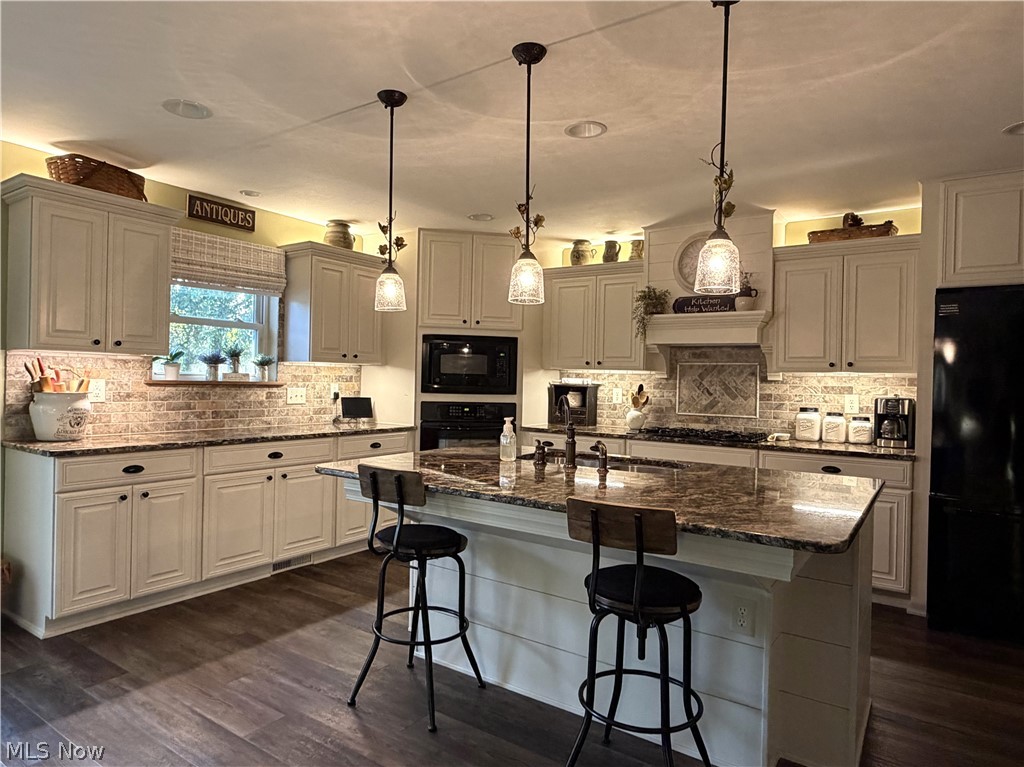 8533 Girdle Road Middlefield OH 44062