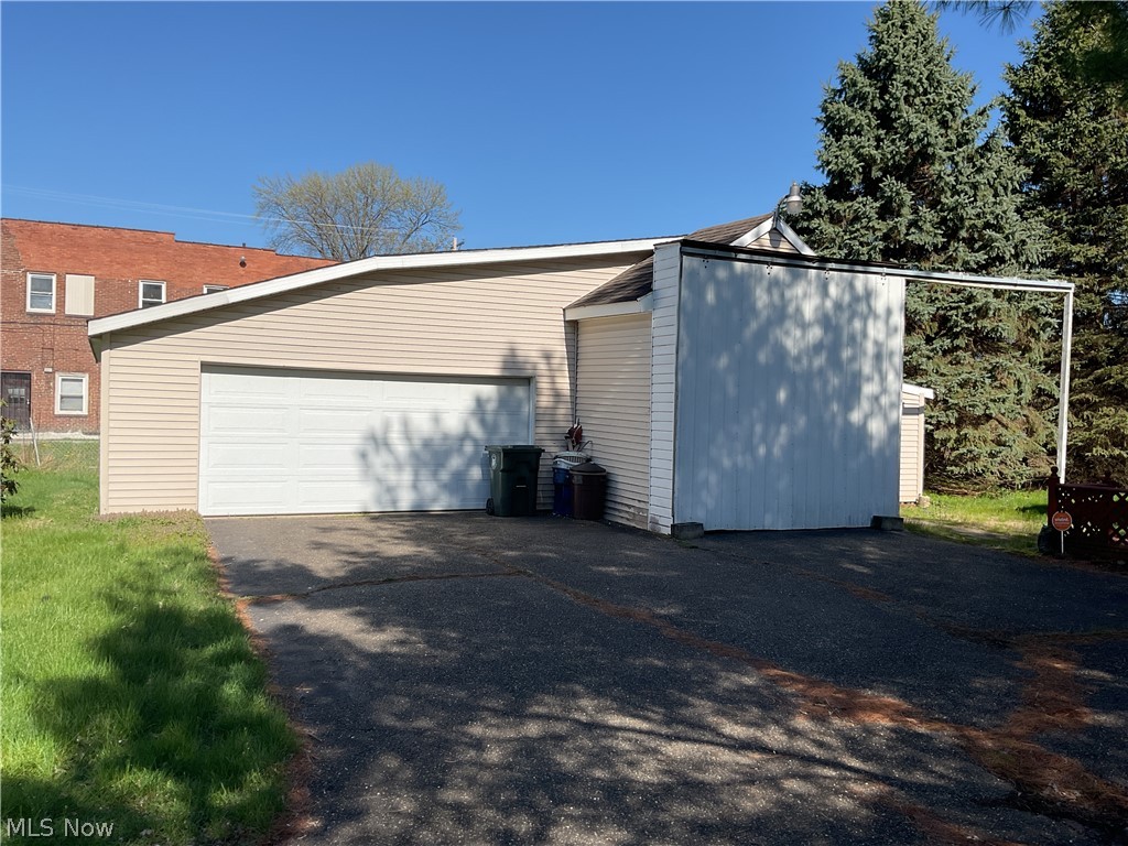 3812 Mahoning Road NE Canton OH 44705