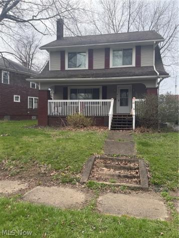 3534 Fairmount Boulevard NE Canton OH 44705