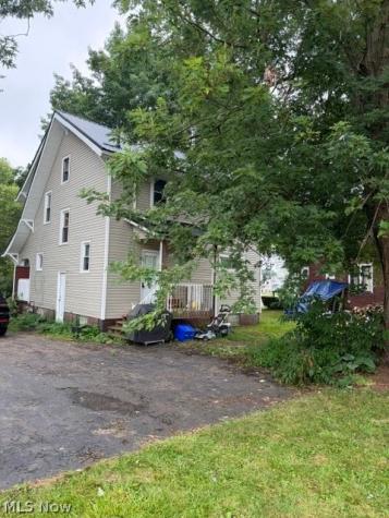 3534 Fairmount Boulevard NE Canton OH 44705