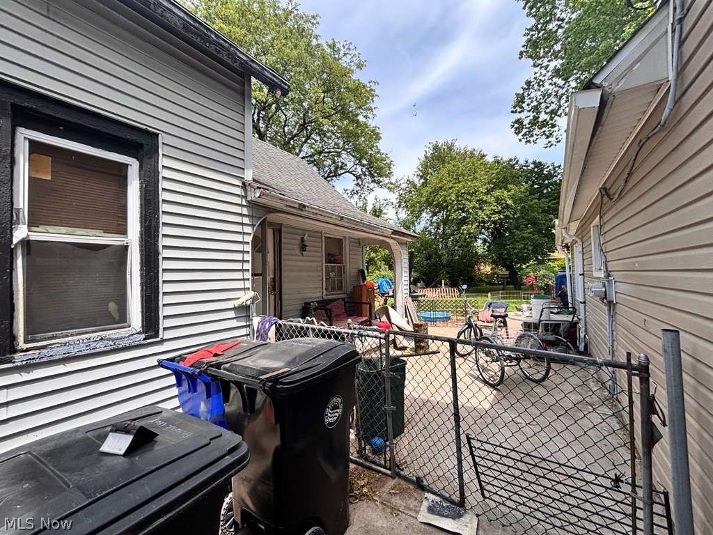 3237 W 30th Street Cleveland OH 44109