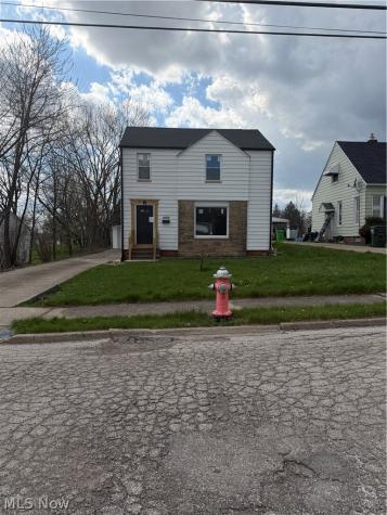 4754 Lawrence Avenue Garfield Heights OH 44125