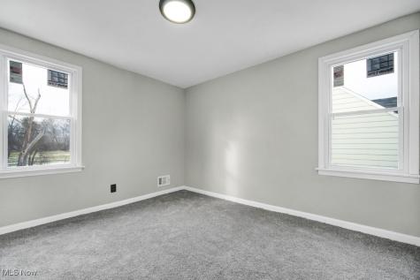 4754 Lawrence Avenue Garfield Heights OH 44125