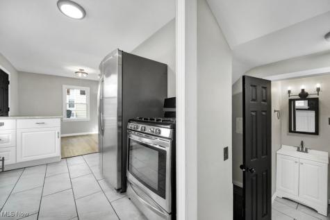 4754 Lawrence Avenue Garfield Heights OH 44125