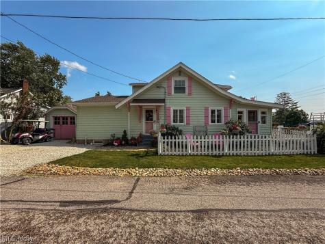 27 Bungalow Bay Boulevard Chippewa Lake OH 44215