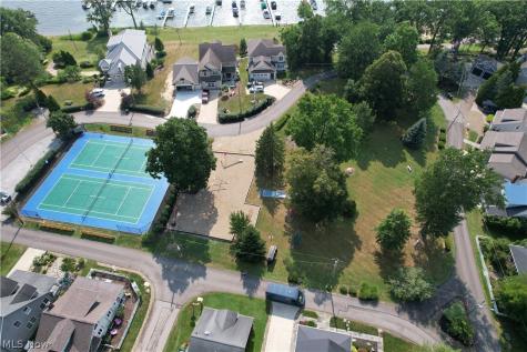 27 Bungalow Bay Boulevard Chippewa Lake OH 44215