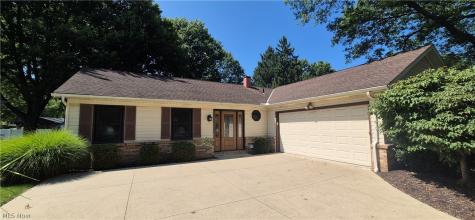 6224 Winding Creek Lane North Olmsted OH 44070