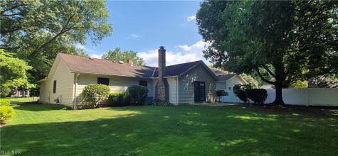 6224 Winding Creek Lane North Olmsted OH 44070