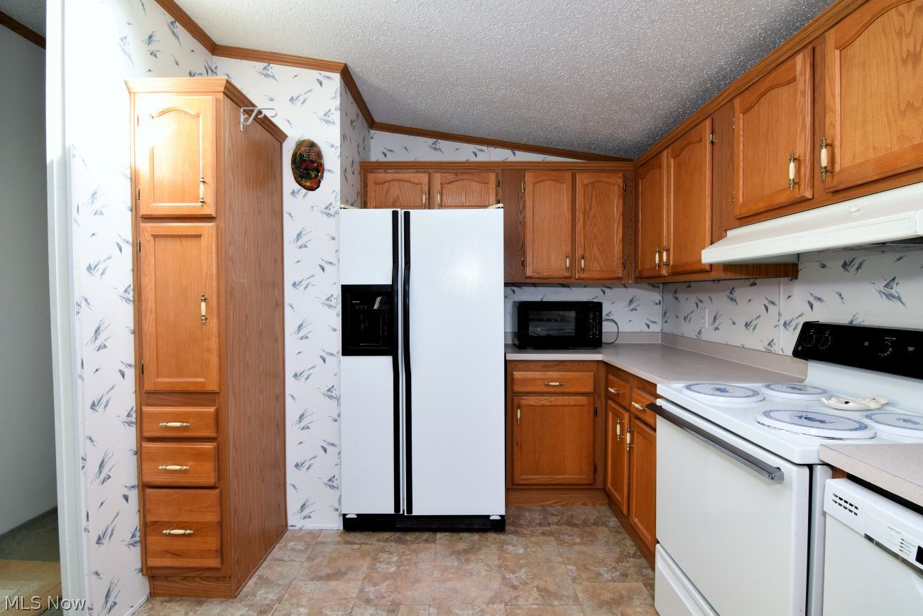 222 Troy Oaks Drive Hiram OH 44234