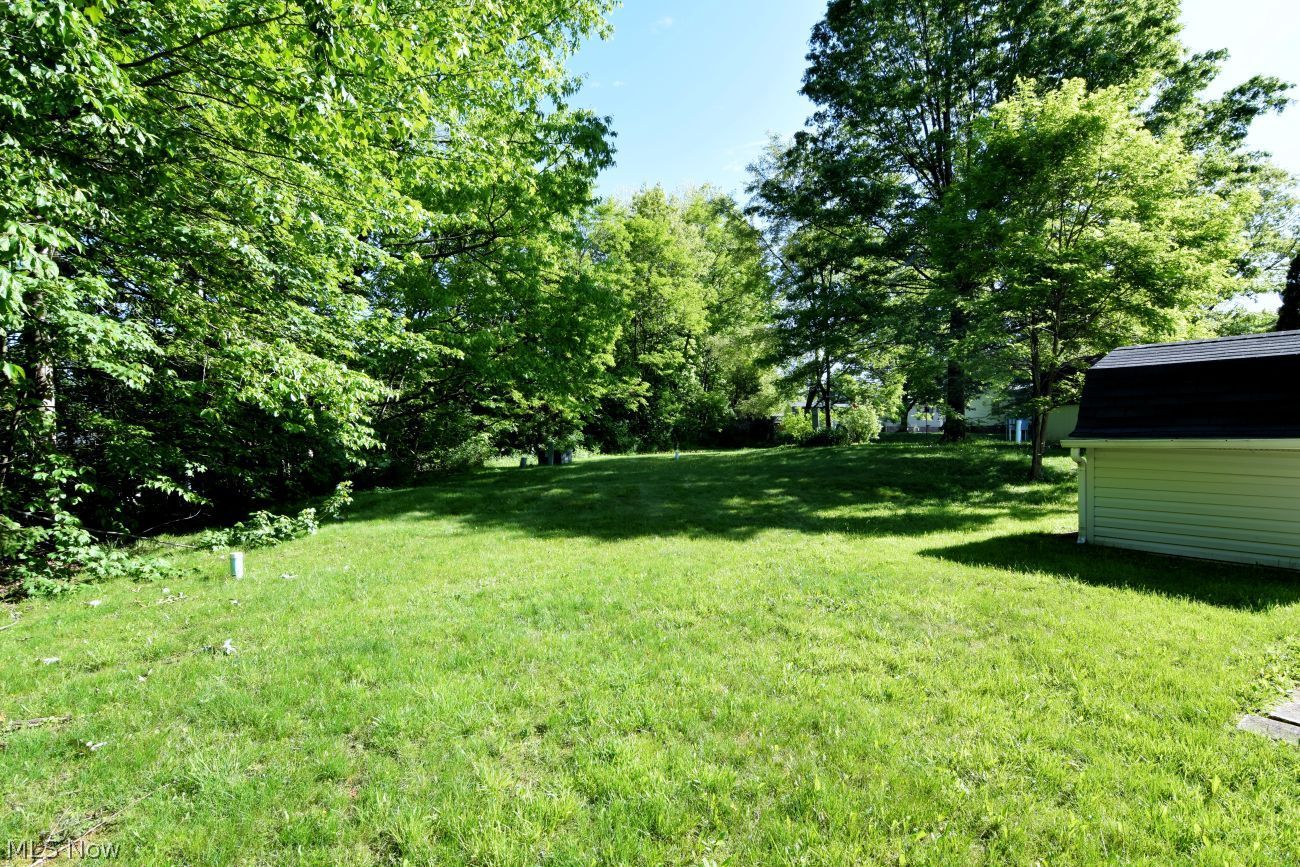 222 Troy Oaks Drive Hiram OH 44234