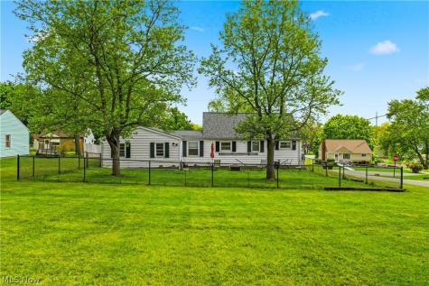201 Menegay Road Louisville OH 44641