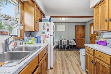 201 Menegay Road Louisville OH 44641