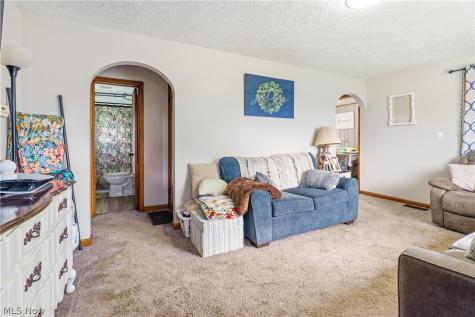201 Menegay Road Louisville OH 44641