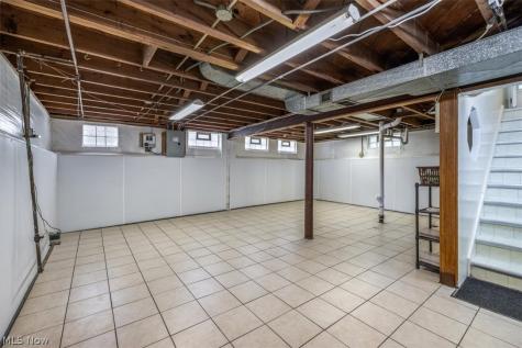 13413 Crossburn Avenue Cleveland OH 44135