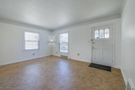 13413 Crossburn Avenue Cleveland OH 44135