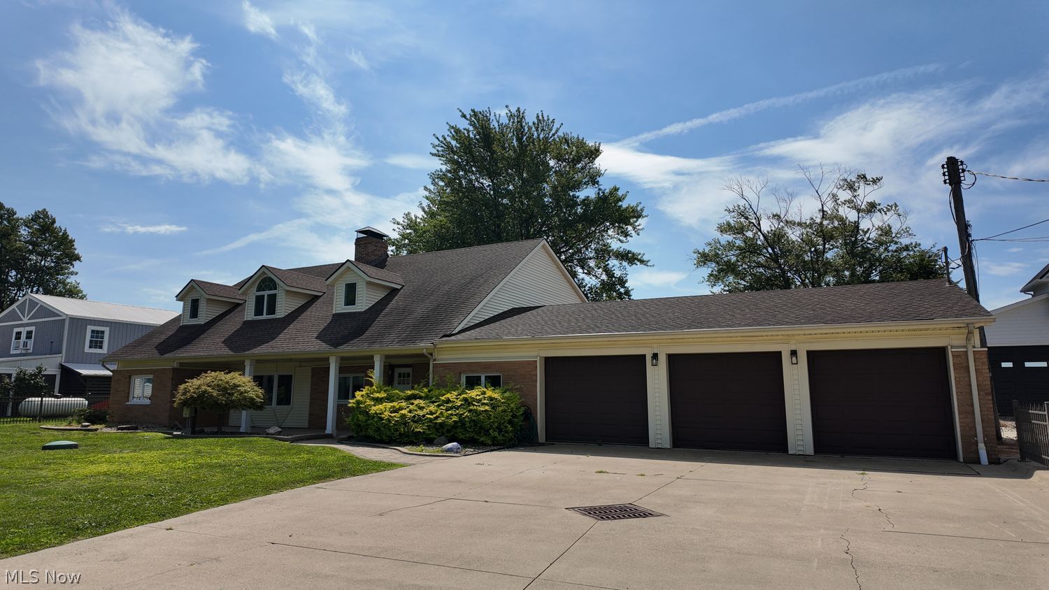 1086 E Hickory Grove Road Port Clinton OH 43452